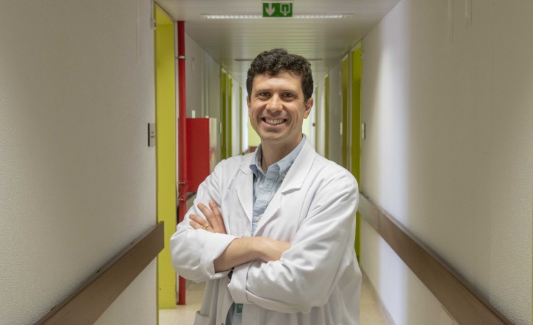 Catarina Custódio, João Cardoso , em cima, André Dias e Beatriz Correia, em baixo. Os jovens médicos acreditam que o médico de família é um confidente e faz a diferença na vida dos utentes, na prevenção e na doença