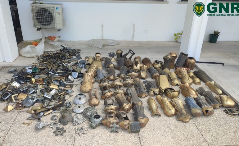 Militares da GNR apreenderam dezenas de objectos de arte sacra furtados no distrito de Coimbra