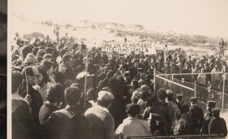 A marcha de 15 de Março de 1976 contra a construção de uma central nuclear em Ferrel, Peniche, terá juntado cerca de duas mil pessoas
