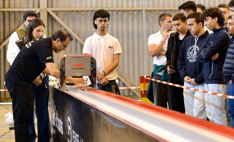pavilhao-dos-pousos-recebe-final-regional-do-stem-racing