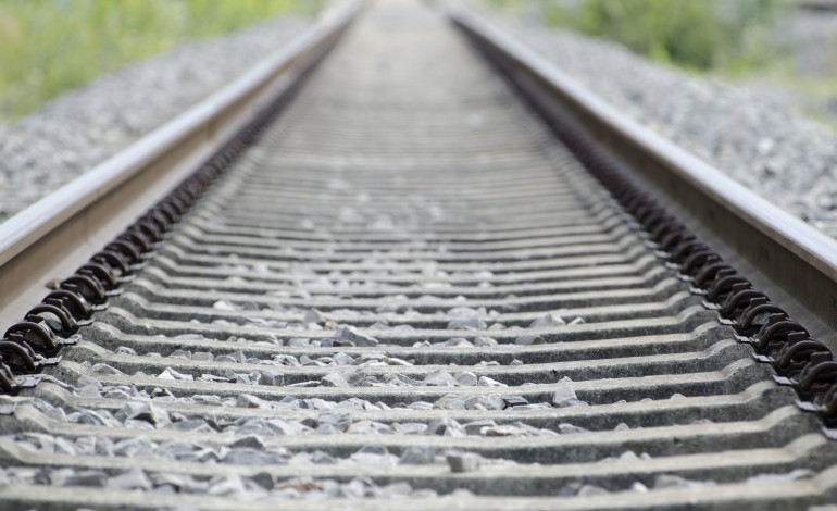 comboio-quase-descarrilou-em-sao-martinho-do-porto-e-comissao-de-defesa-aponta-abandono-e-falta-de-vigilancia