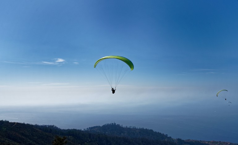 queda-de-parapente-causou-ferido-grave-em-sao-martinho-do-porto