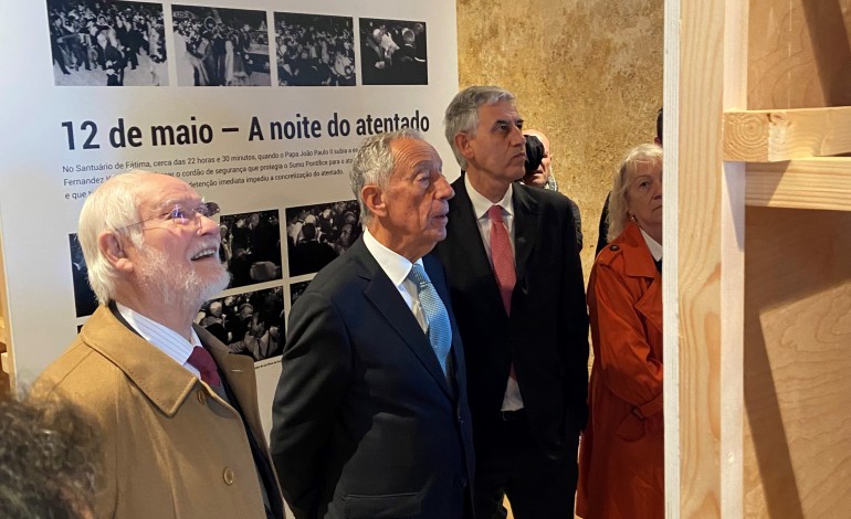 Marcelo Rebelo de Sousa visitou hoje uma casa destruída pelo incêndio e uma exposição no Castelo de Ourém