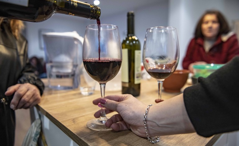 ameaca-de-taxas-a-200percent-preocupa-exportadores-de-vinho-de-leiria