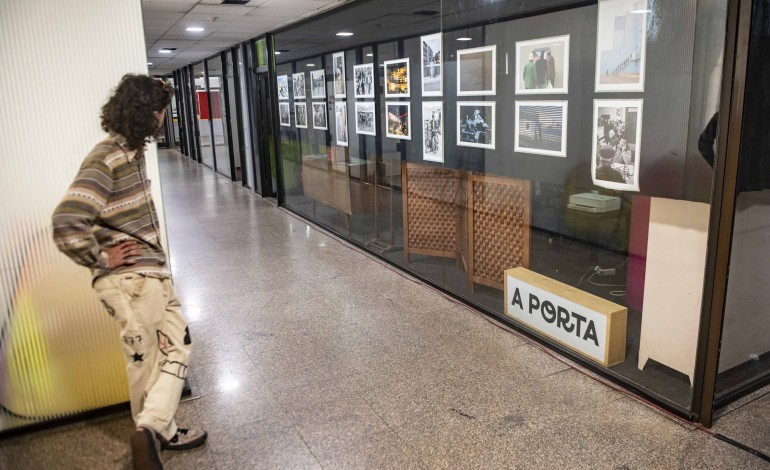A exposição Leiria e Leirienses no piso três do centro comercial D Dinis