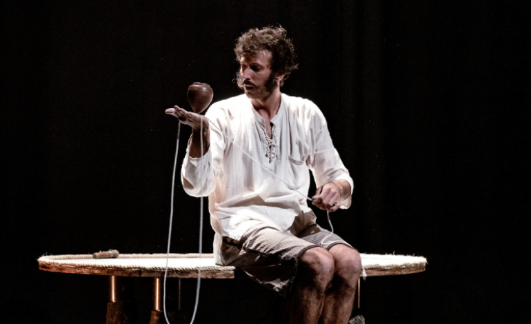 ultimos-dias-do-acaso-com-um-poema-de-torga-e-o-piao-de-guillem-vizcaino