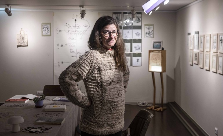 avessos-sartre-e-adilia-lopes-na-mesma-sala-o-inferno-sao-os-outros-mas-o-ceu-tambem