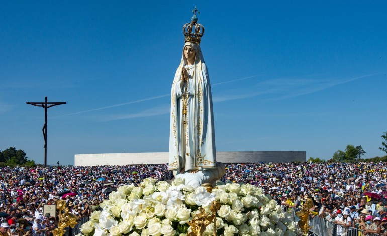 imagem-da-capelinha-das-aparicoes-vai-ao-vaticano-a-pedido-do-papa