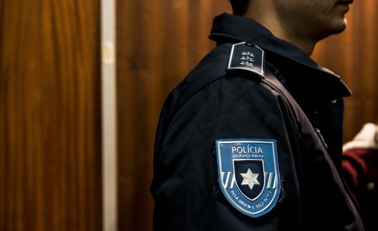 homem-reincide-na-agressao-a-policias-na-marinha-grande