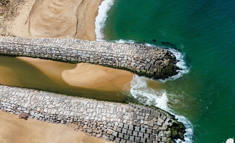 municipio-da-nazare-intervem-na-foz-do-rio-alcoa