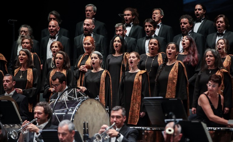 opera-em-viagem-e-fora-de-portas-o-sao-carlos-para-em-leiria-e-caldas-da-rainha-e-traz-uma-comedia-de-marcos-portugal