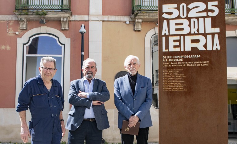 o-cerco-a-boia-e-as-lagrimas-a-assembleia-constituinte-contada-pelos-deputados-de-leiria