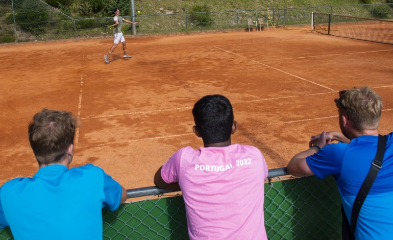 Internacional Junior de Leiria disputa-se estes dias nos seis 'courts' de terra batida do clube leiriense