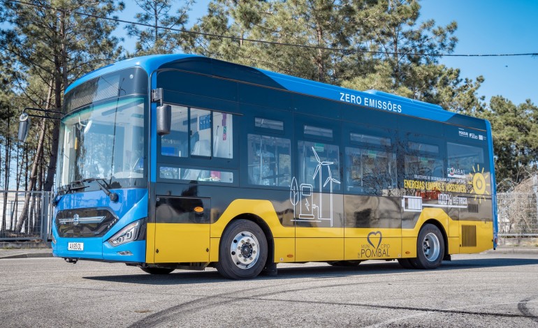 Autocarro tem autonomia para 300 quilómetros e lotação de 60 passageiros