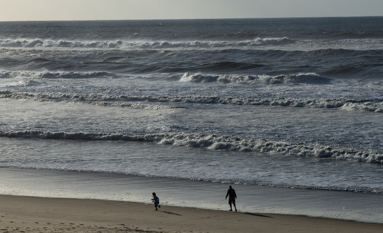 encontrado-corpo-de-jovem-na-praia-da-falca-entre-alcobaca-e-nazare