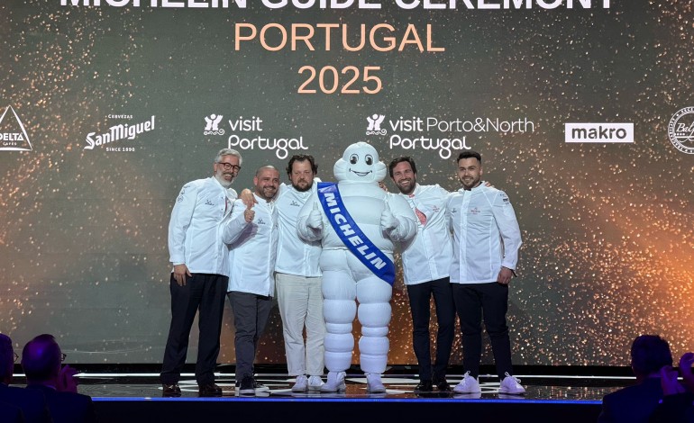 Chef Diogo Caetano (2.ª à direita) na entrega do prémio