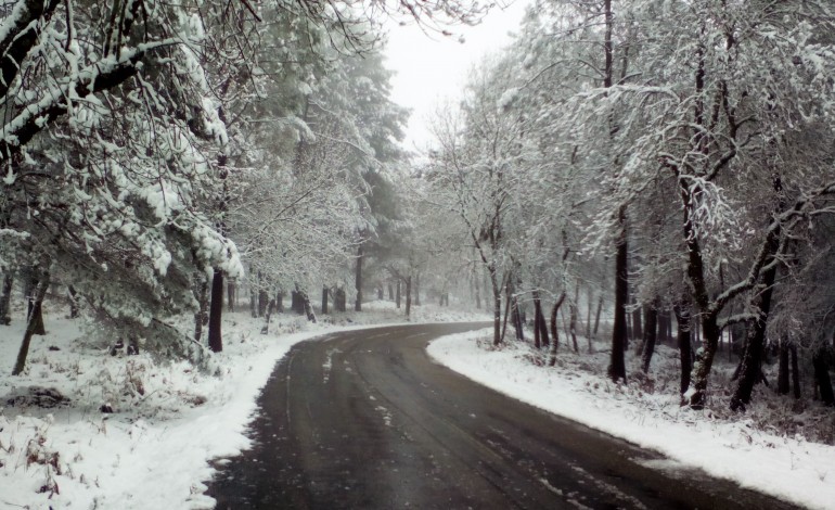 castanheira-de-pera-reabre-estradas-que-estavam-fechadas-devido-a-neve