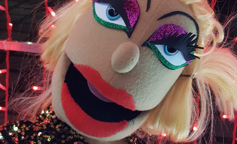 sa-marionetas-um-ano-dificil-e-uma-nova-personagem-a-drag-influencer