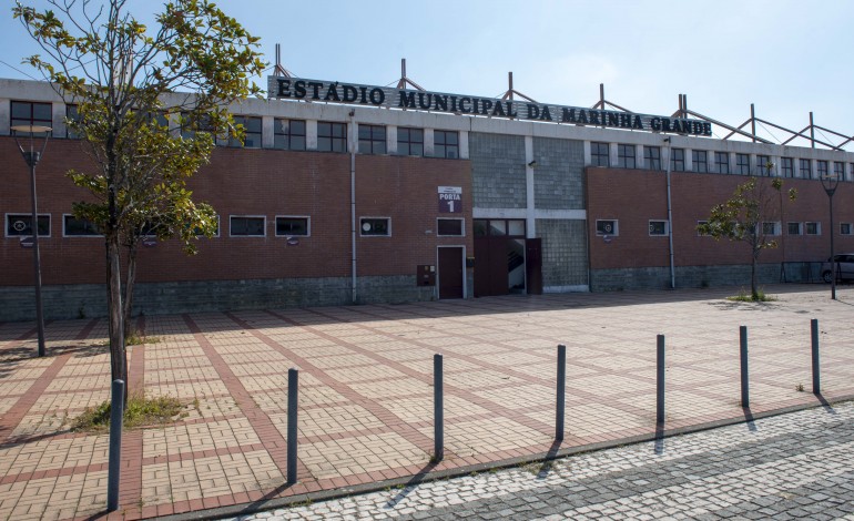 estadio-municipal-da-marinha-grande-degradado