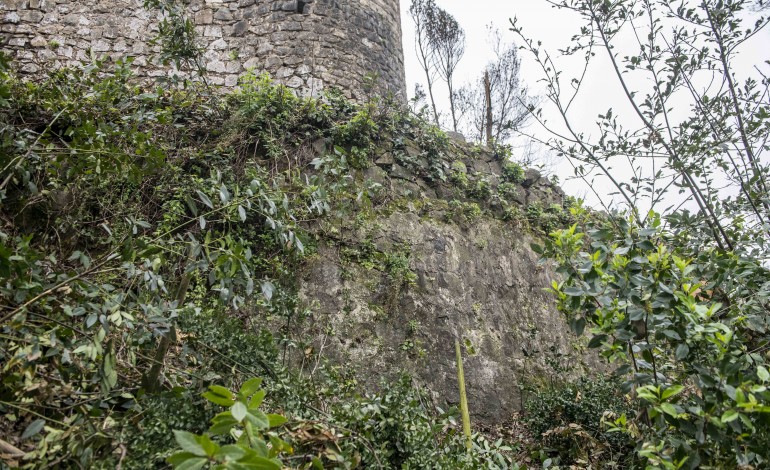 tempestade-pos-a-descoberto-estrutura-desconhecida-no-castelo-de-leiria