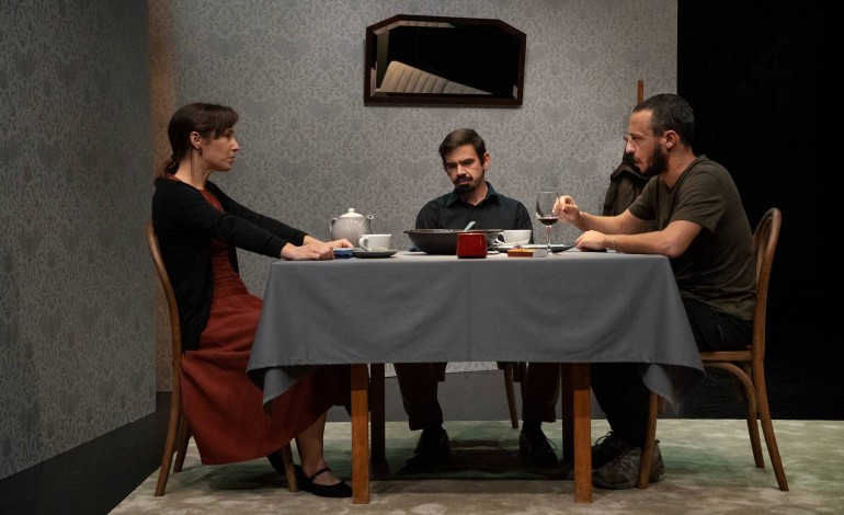 teatro-da-rainha-da-a-palavra-ao-publico-e-fecha-programa-de-aniversario