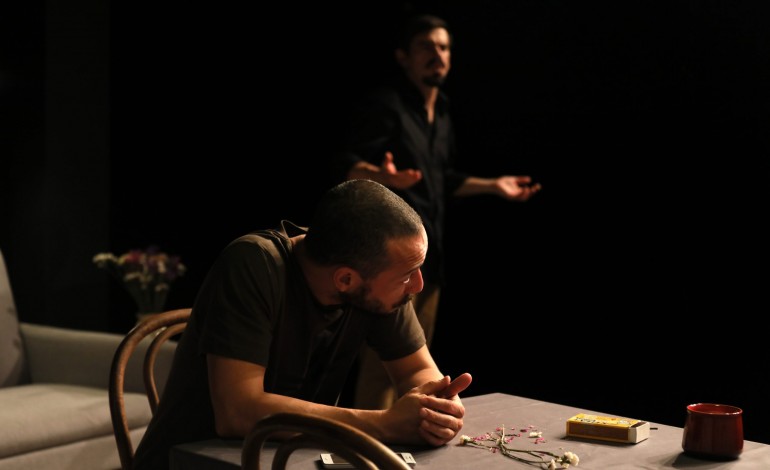 orfaos-teatro-da-rainha-estreia-peca-de-dennis-kelly