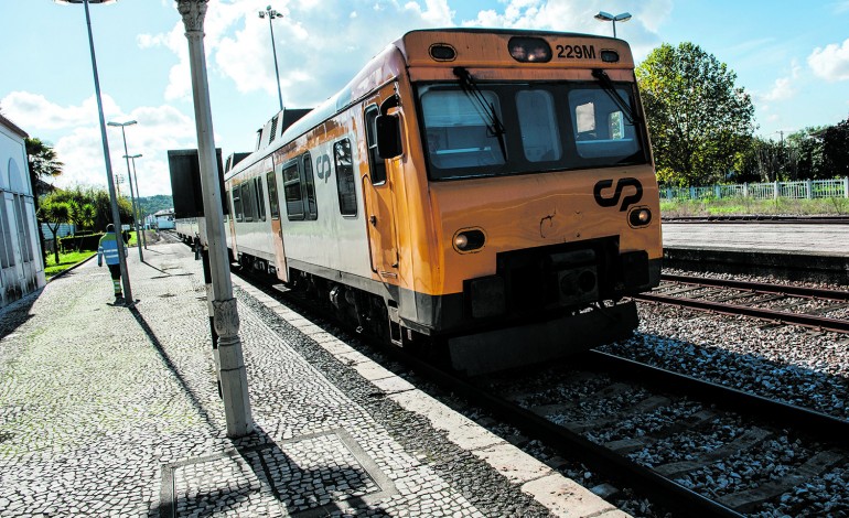 linha-do-oeste-reabre-segunda-feira-entre-caldas-da-rainha-e-lourical