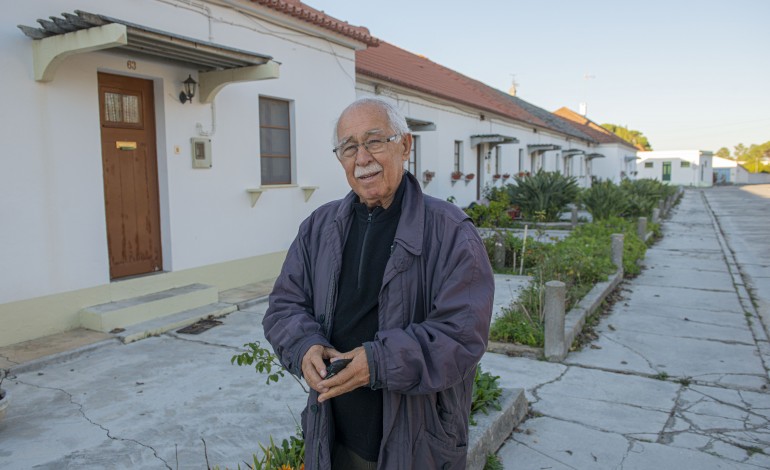 Manuel Leitão vive no bairro desde que nasceu, há 85 anos