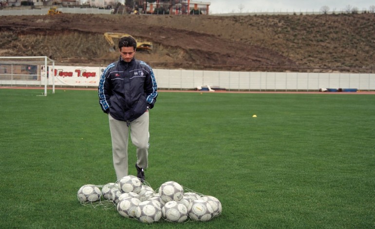 quando-mourinho-era-one-of-the-bottle-treinador-chegou-a-leiria-ha-25-anos