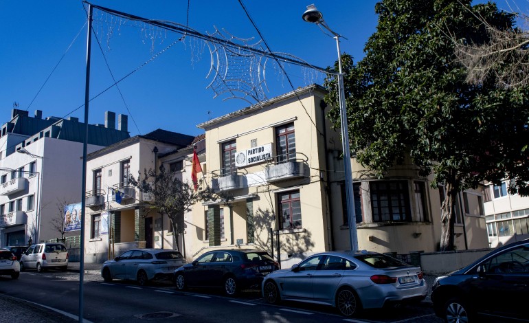 camara-de-leiria-so-recebe-865-euros-de-renda-por-uso-de-predio-onde-ps-e-cds-pp-tem-sede