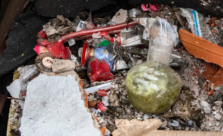 Um dos armazéns desabou na madrugada de 28 de Janeiro