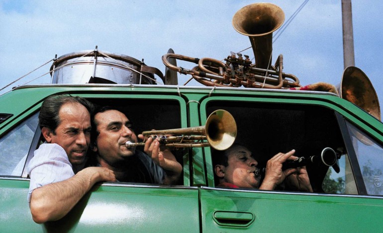 ti-milha-nao-ha-banda-romani-mais-rapida-do-que-a-fanfare-ciocarlia
