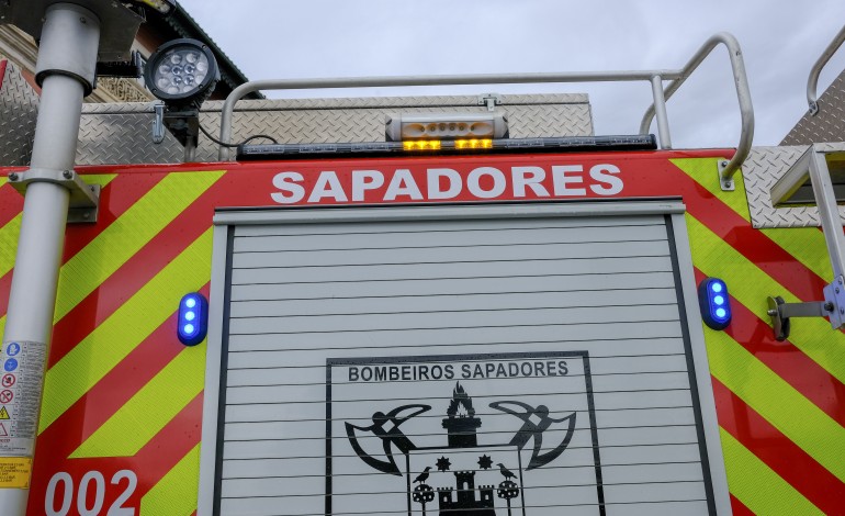incendio-deflagra-no-edificio-do-bowling-em-leiria