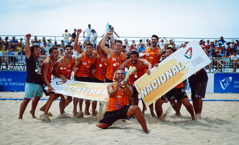 pouco-treino-e-muito-convivio-deram-aos-vrt-o-titulo-nacional-de-andebol-de-praia