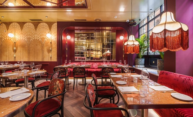 jose-frazao-transforma-cinema-olympia-em-hotel