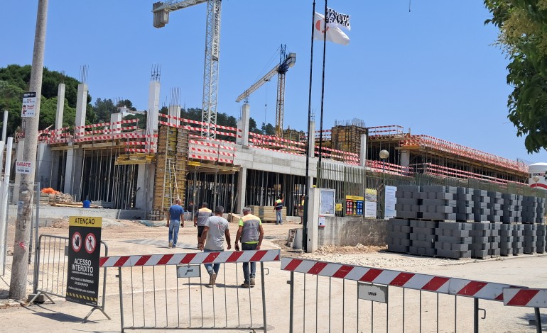 heroi-de-aljubarrota-da-nome-a-renovada-escola-de-porto-de-mos