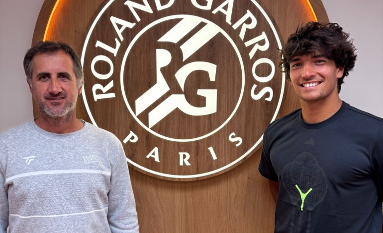 pupilo-de-andre-lopes-sobe-ao-top-100-do-ranking-mundial-de-tenis