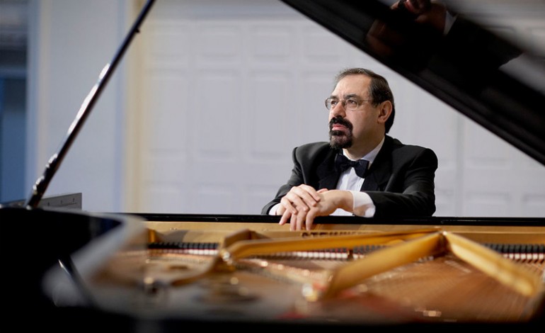 pianista-russo-da-concerto-em-defesa-da-ucrania