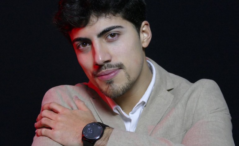 andre-melao-entre-a-magia-e-a-comedia-leiria-tem-um-campeao-nacional-no-palco