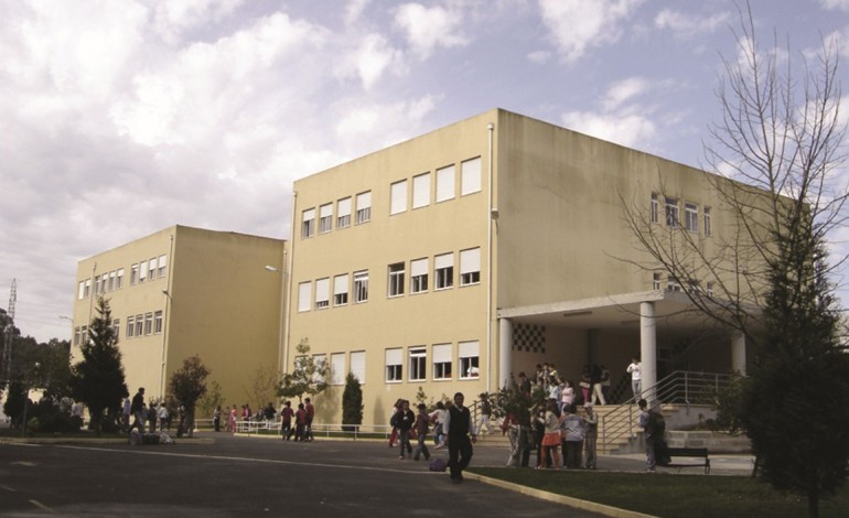 mai-avanca-com-compra-do-antigo-colegio-de-s-mamede