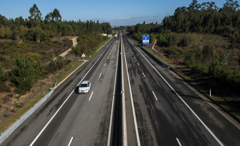 isencao-de-portagens-na-a19-retirou-quase-27-mil-camioes-da-frente-do-mosteiro