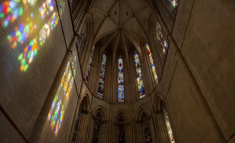 Assim que a Igreja ficou terminada, por volta de 1440, está documentada a presença de vitralistas