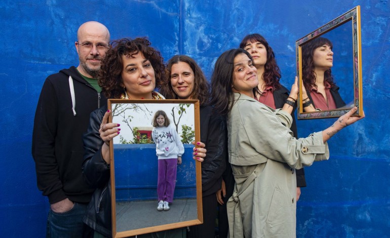 e-teatro-e-um-jogo-e-e-a-estreia-da-companhia-nem-marias-nem-maneis-na-nova-casa-o-cafe-central