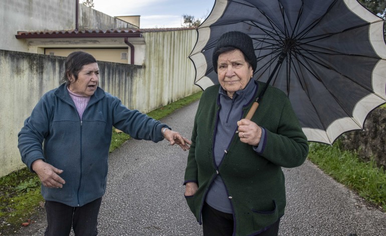 Maria Morgado e Ilda Freiras residem na aldeia de Casal da Sobreira que esteve vários dias sem luz