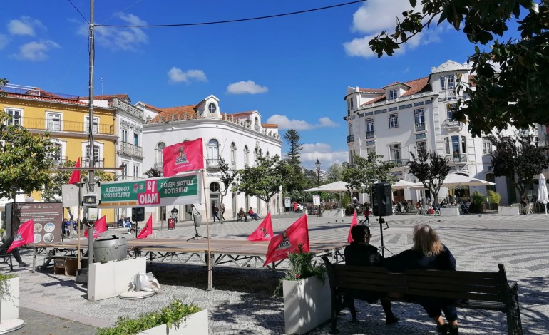 População saiu à rua para celebrar 1.º de Maio