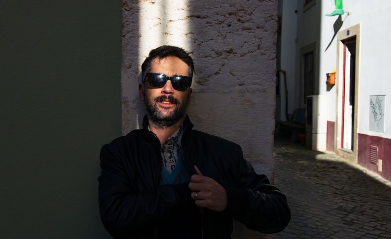 gil-jeronimo-regresso-ao-palco-no-cafe-duplo-em-coimbra-e-braganca-interrompe-silencio-de-dois-anos