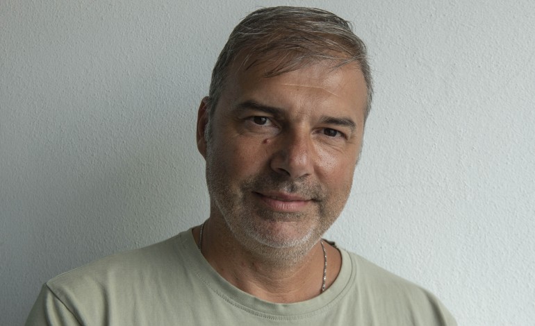 emigrante-de-leiria-nos-eua-cria-fundacao-para-distribuir-detectores-de-fogo-em-portugal