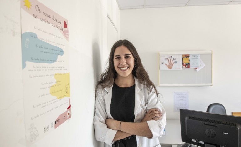 Catarina Custódio, João Cardoso , em cima, André Dias e Beatriz Correia, em baixo. Os jovens médicos acreditam que o médico de família é um confidente e faz a diferença na vida dos utentes, na prevenção e na doença