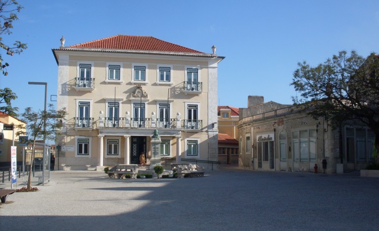 jovens-descobrem-mundo-laboral-com-experiencia-na-camara-da-marinha-grande