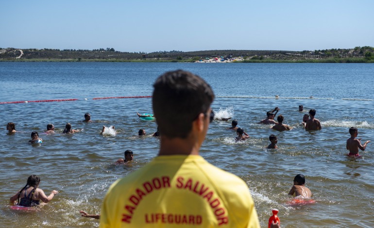 Cerca de 700 pessoas passaram pela lagoa no passado fim-de-semana